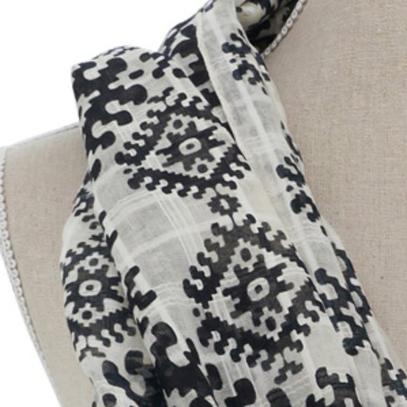 Black and Ivory Wight Moroccan Tasseled Ladies Fashion Scarf 20" x 71" wrap shaw - Picture 2 of 3